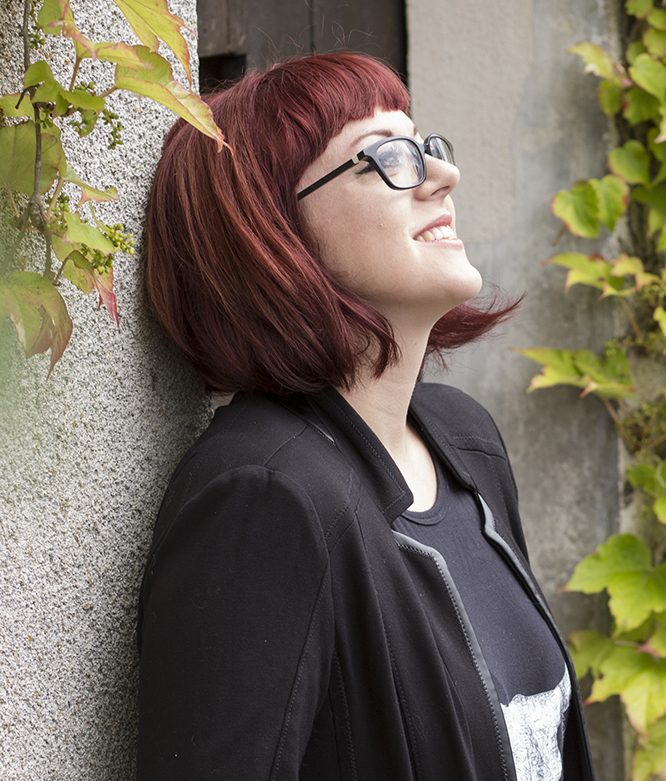 Foto de autora Victoria Schwab 3