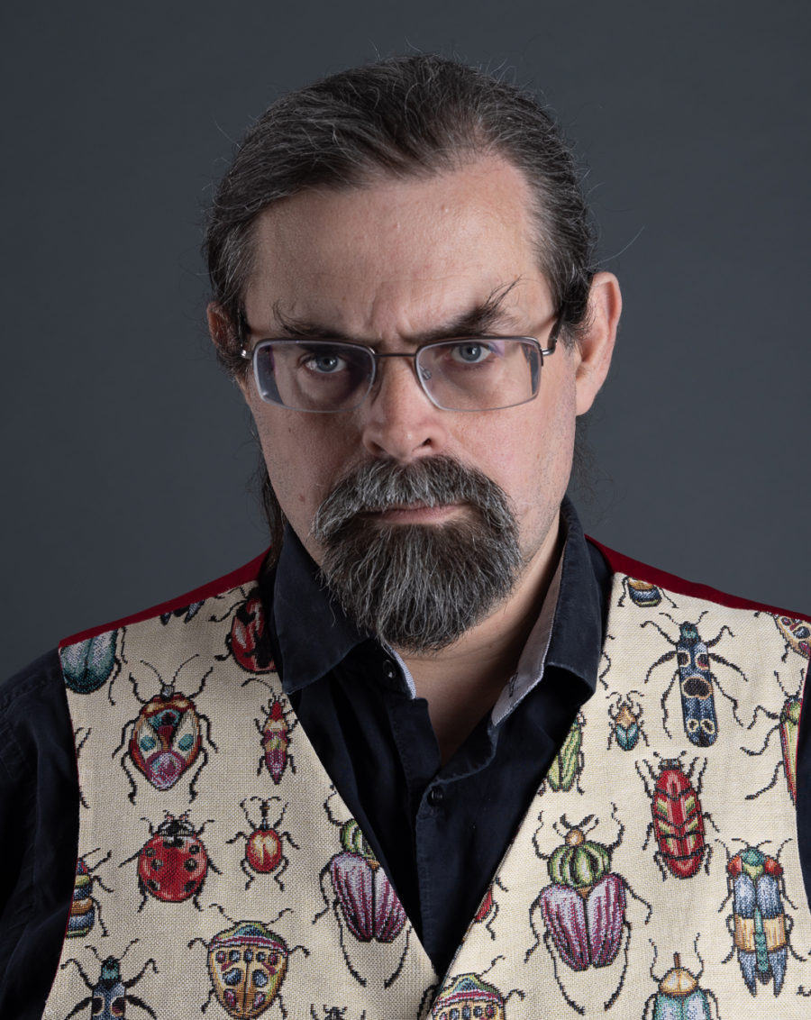 Adrian Tchaikovsky biografía